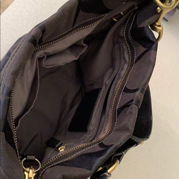 Coach Carly 10619 Signature Canvas Hobo Bag - Picture 5 of 9